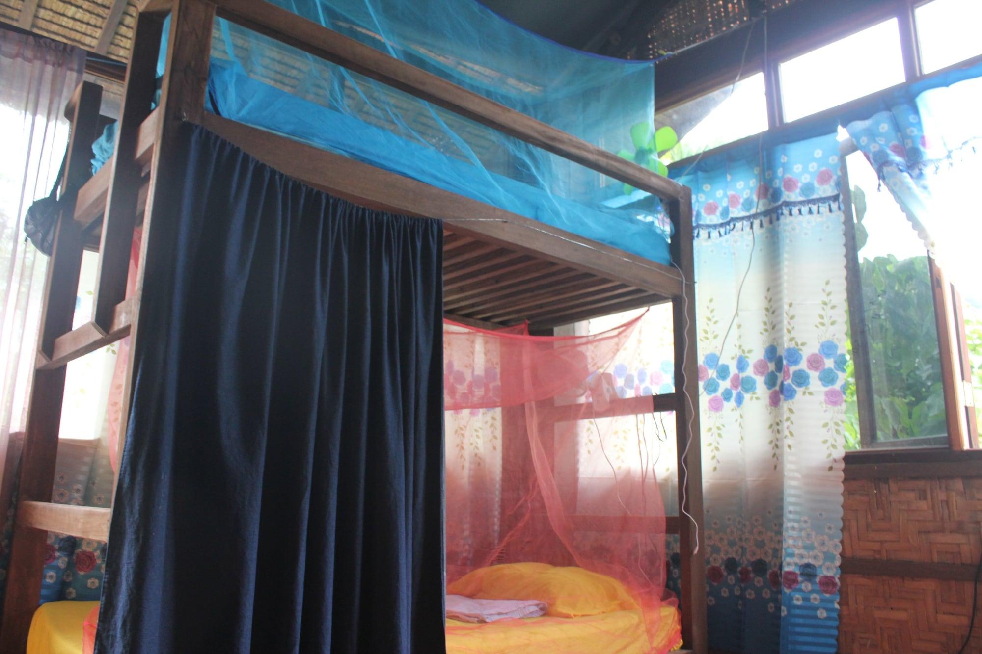 Footprints Homestay (Adults Only) General Luna  Exterior photo