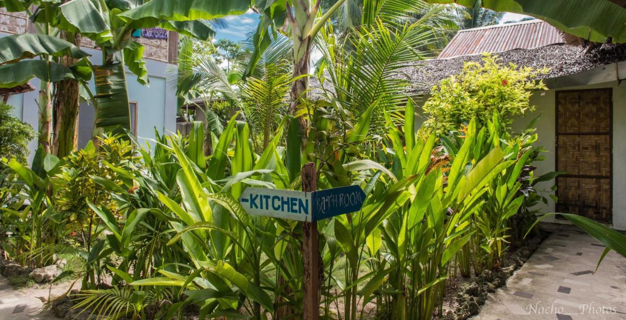 Footprints Homestay (Adults Only) General Luna  Exterior photo
