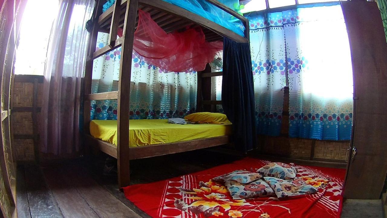 Footprints Homestay (Adults Only) General Luna  Exterior photo