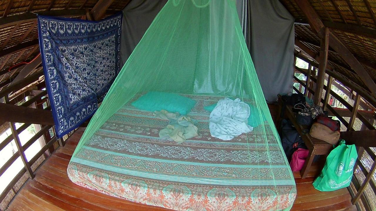 Footprints Homestay (Adults Only) General Luna  Exterior photo
