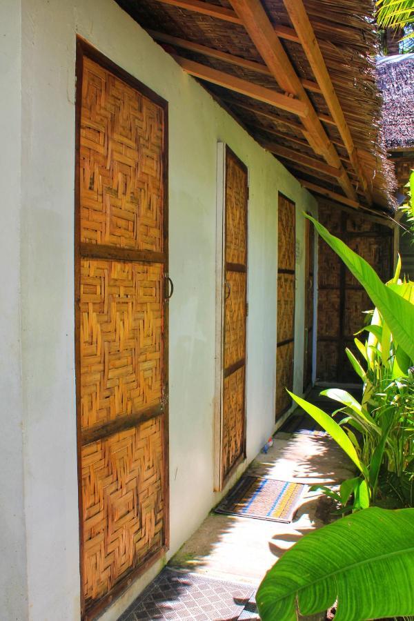 Footprints Homestay (Adults Only) General Luna  Exterior photo