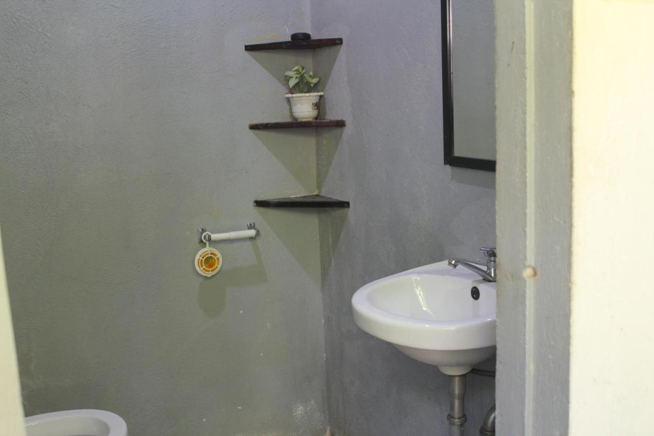 Footprints Homestay (Adults Only) General Luna  Exterior photo