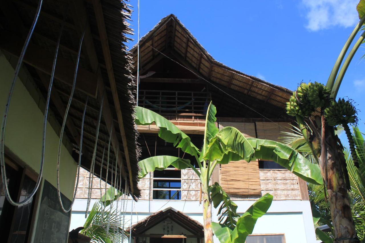 Footprints Homestay (Adults Only) General Luna  Exterior photo